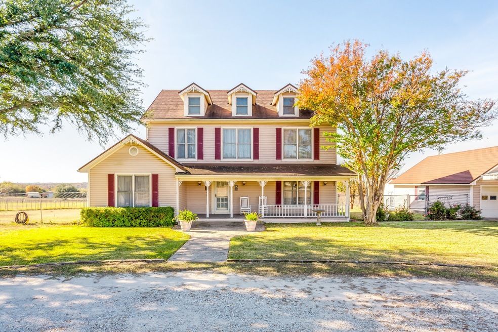 400 Misty Ridge Ln, Weatherford, TX 76085 - photo 1