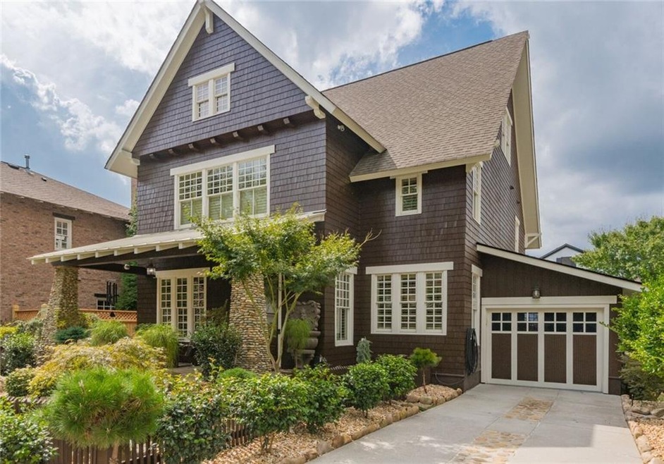 Immaculate Earthcraft home in gated community. HOA