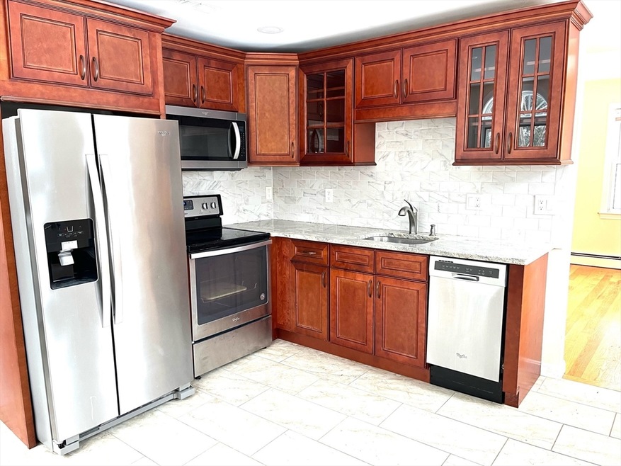 24 Mechanic St unit 2, Newton, MA 02464 - photo 1