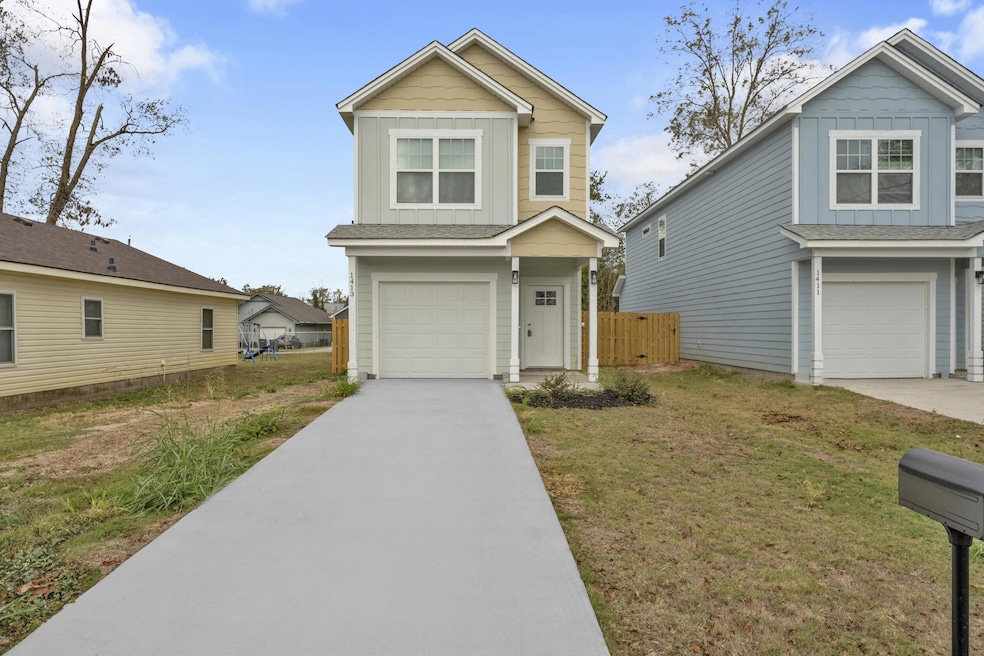 1413 maple st01
