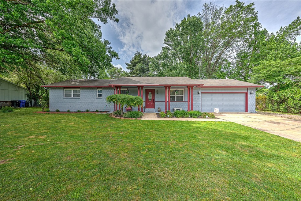 2004 W Oak St, Rogers, AR 72758 - photo 1