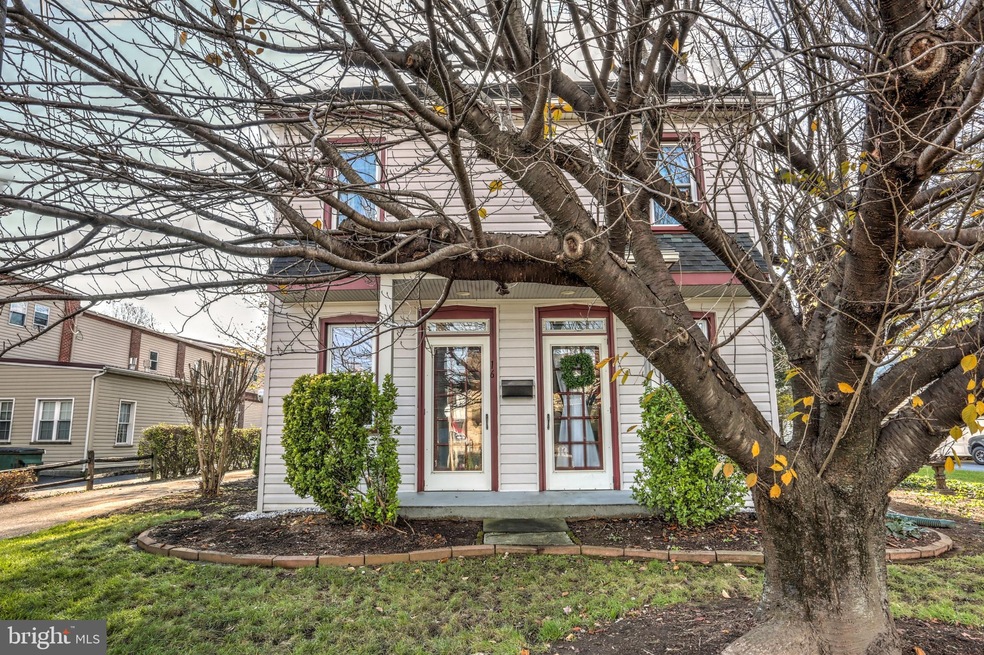 16 W Main St, Leola, PA 17540 - photo 1