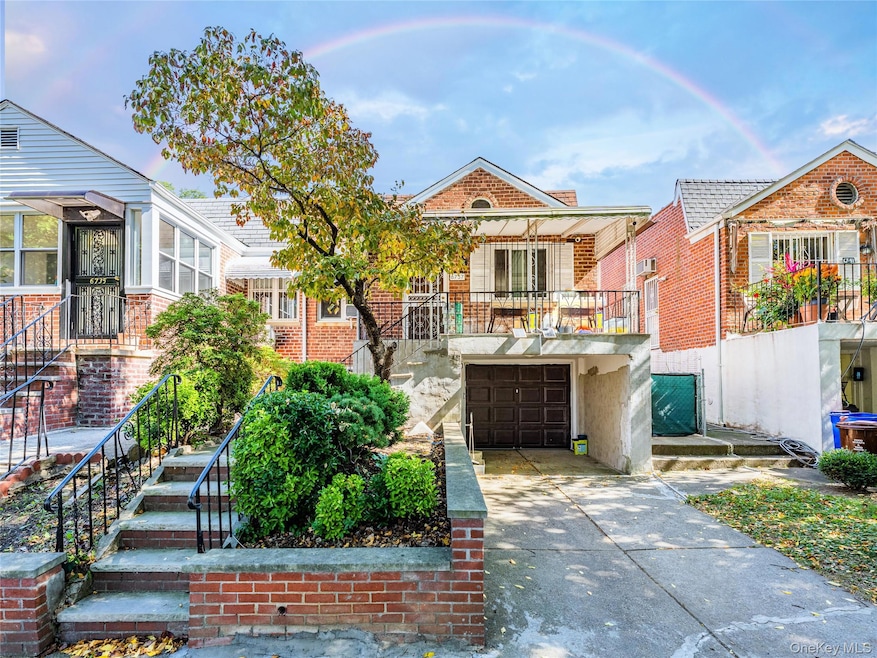 For Sale $968,000 • Co-Listing Agent