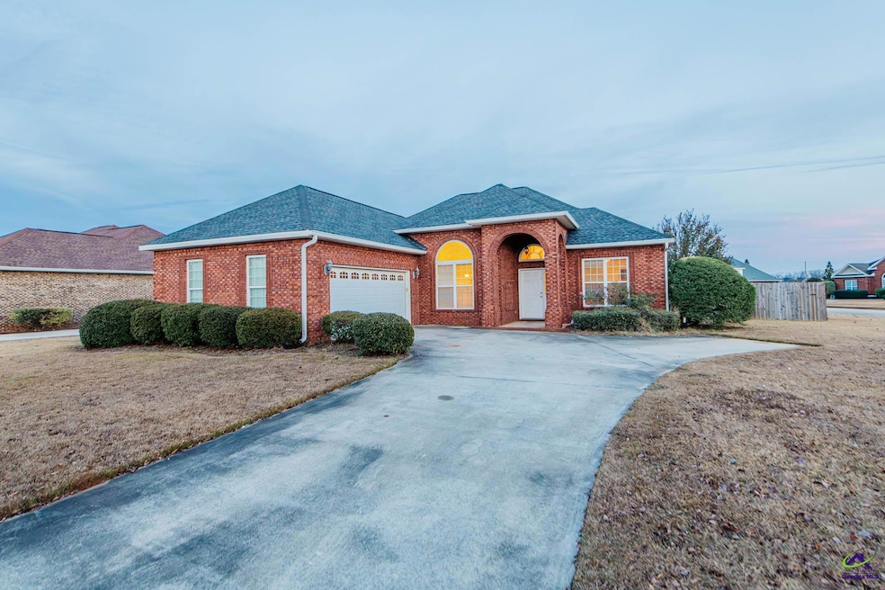 119 Bromley Way, Warner Robins, GA 31088 - photo 1