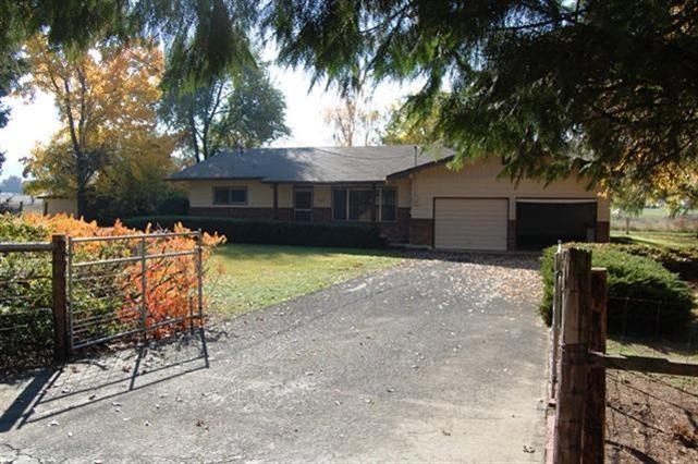 12267 Blackwell Rd, Central Point, OR 97502 - photo 1