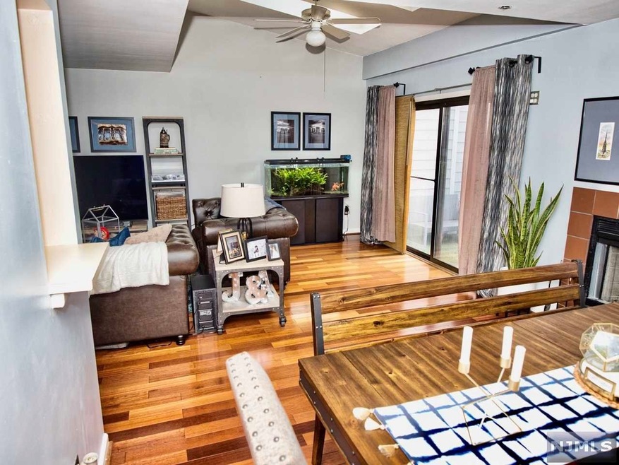 722 Mainsail Ln unit 8B, Secaucus, NJ 07094 - photo 1