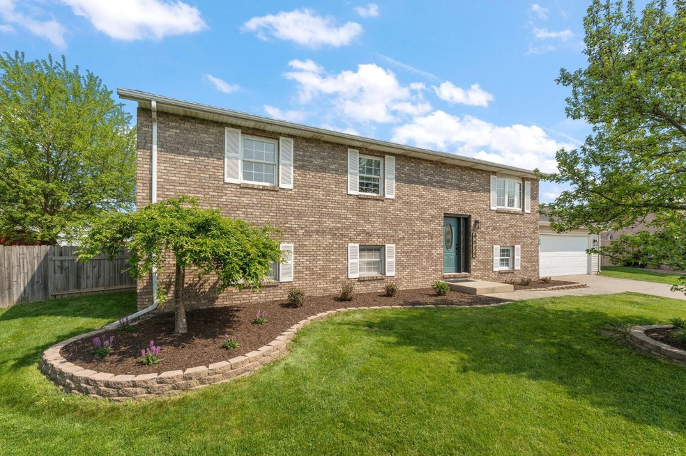 9936 Tyler Ct, Crown Point, IN 46307 - photo 1