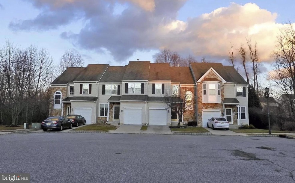 184 Pennsbury Ln, Woodbury, NJ 08096 - photo 1