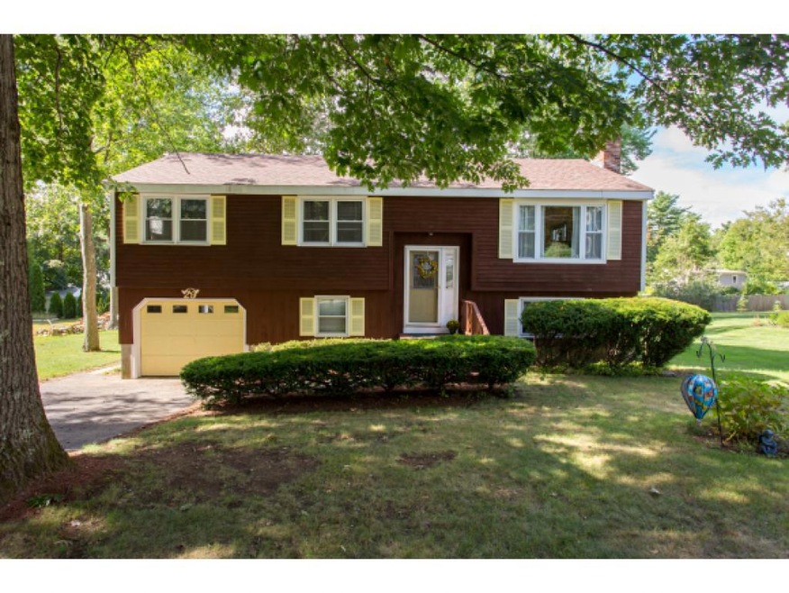 29 Howe St, Rochester, NH 03867 - photo 1