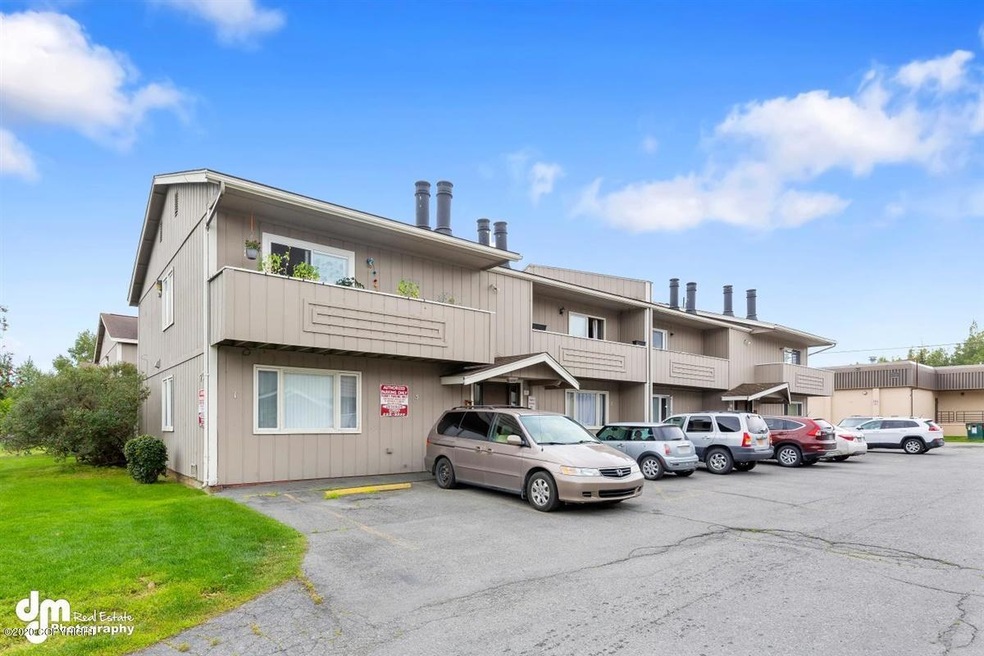 10-Exterior Front_KI_024