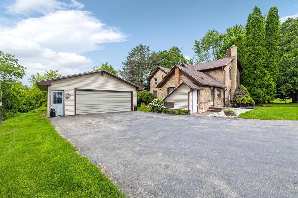 Exterior_W2435 Rock Road (1)