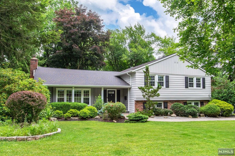 4 N Hillside Ave, Livingston, NJ 07039 - photo 1