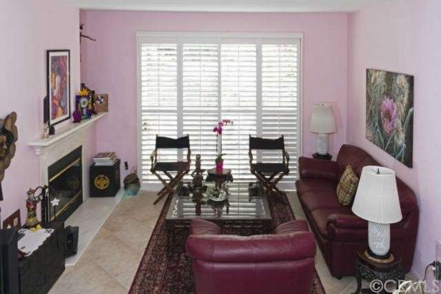 Light and bright Living Room