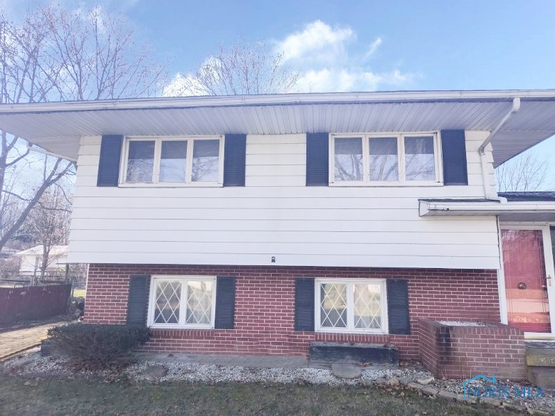 22910 W Hellwig Rd, Genoa, OH 43430 - photo 1