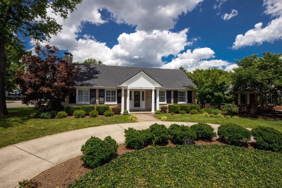 701 Mount Vernon Dr, Lexington, KY 40502 - photo 1