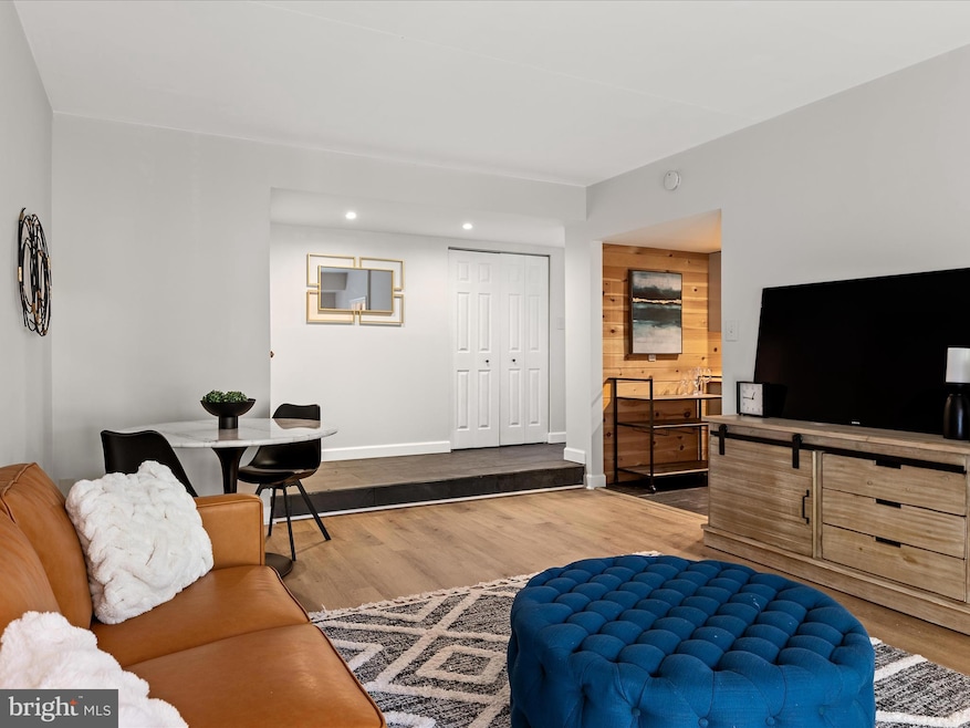 11813 Breton Ct unit 1A, Reston, VA 20191 - photo 1
