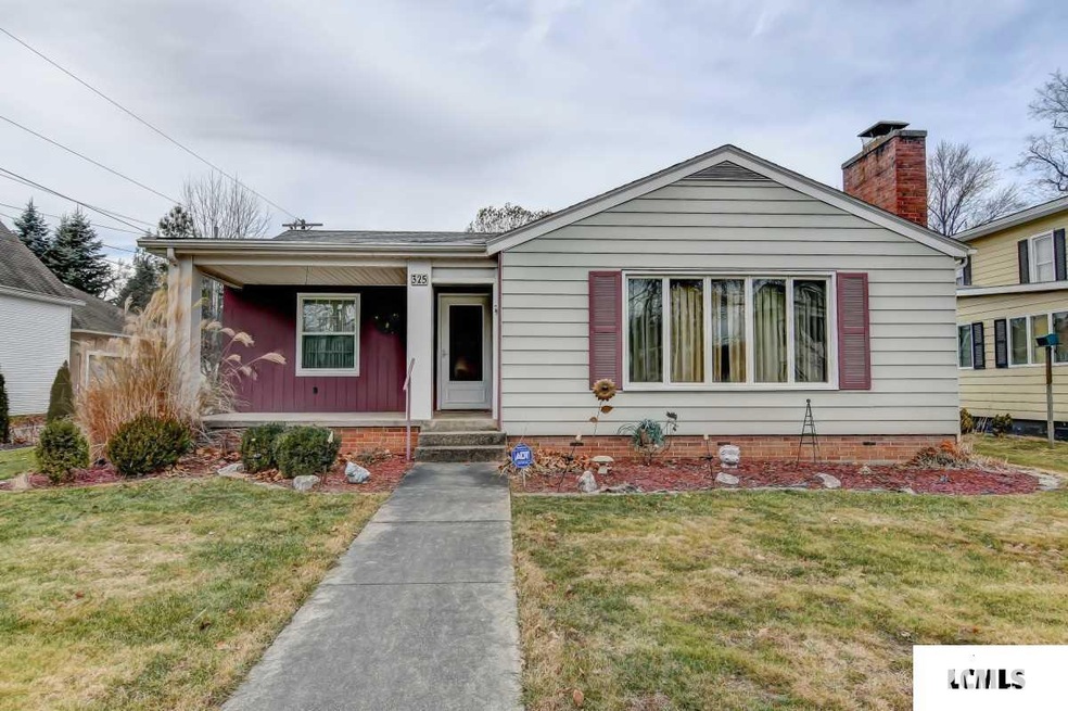325 Water St, Lincoln, IL 62656 - photo 1