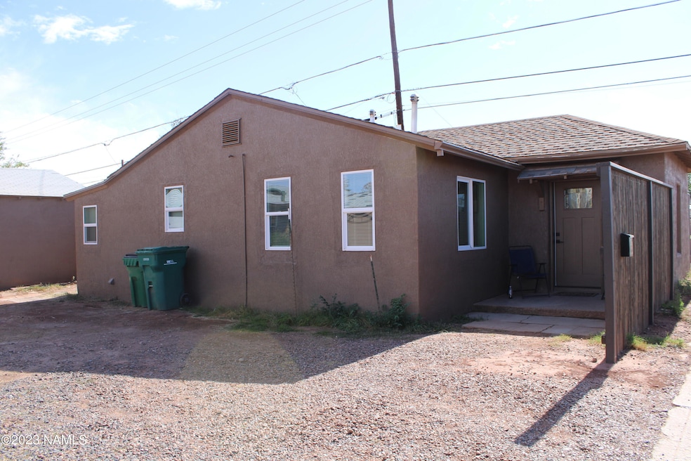 523 W Aspinwall St, Winslow, AZ 86047 - photo 1