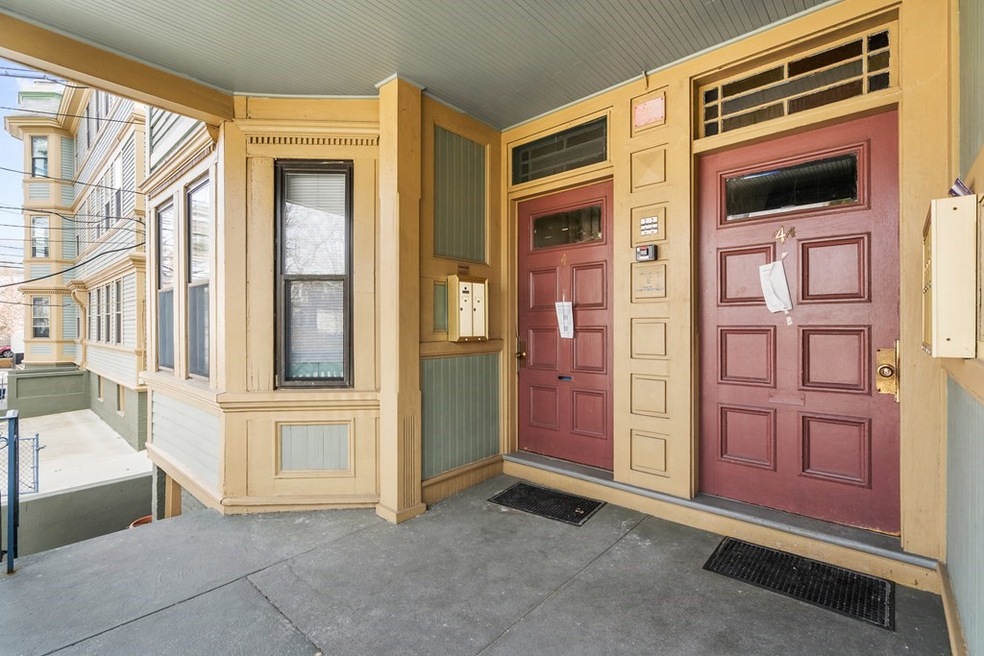 56 Walnut St unit 2, Somerville, MA 02143 - photo 1