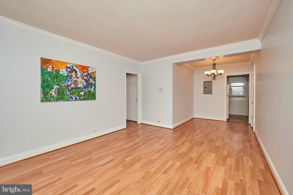 208 N Trenton St unit 1, Arlington, VA 22203 - photo 1