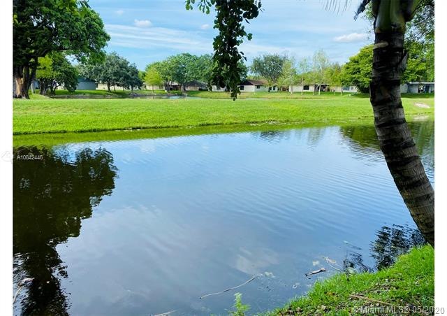 8605 Bridle Path Ct, Davie, FL 33328 - photo 1