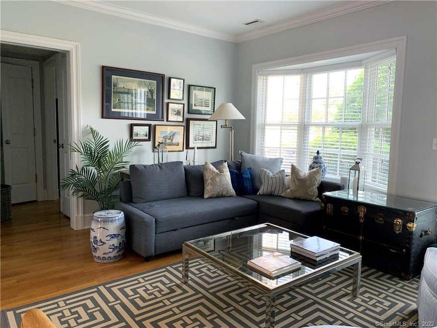 220 Riverside Ave unit 5, Westport, CT 06880 - photo 1