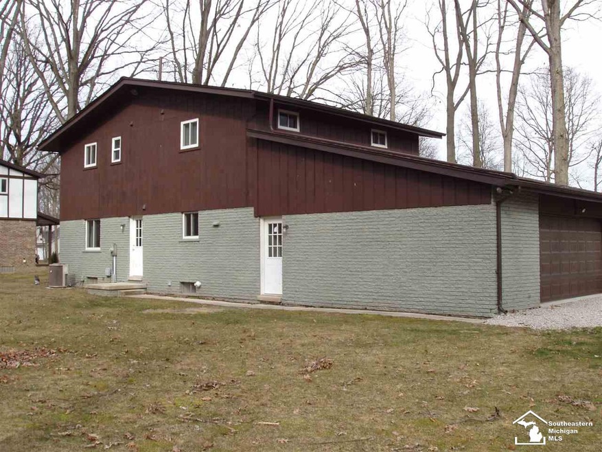 8641 Joann Dr, Newport, MI 48166 - photo 1