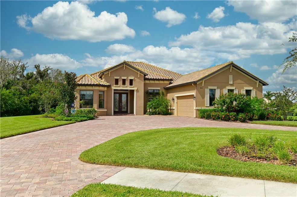 Curb appeal galore!!! Welcome Home!