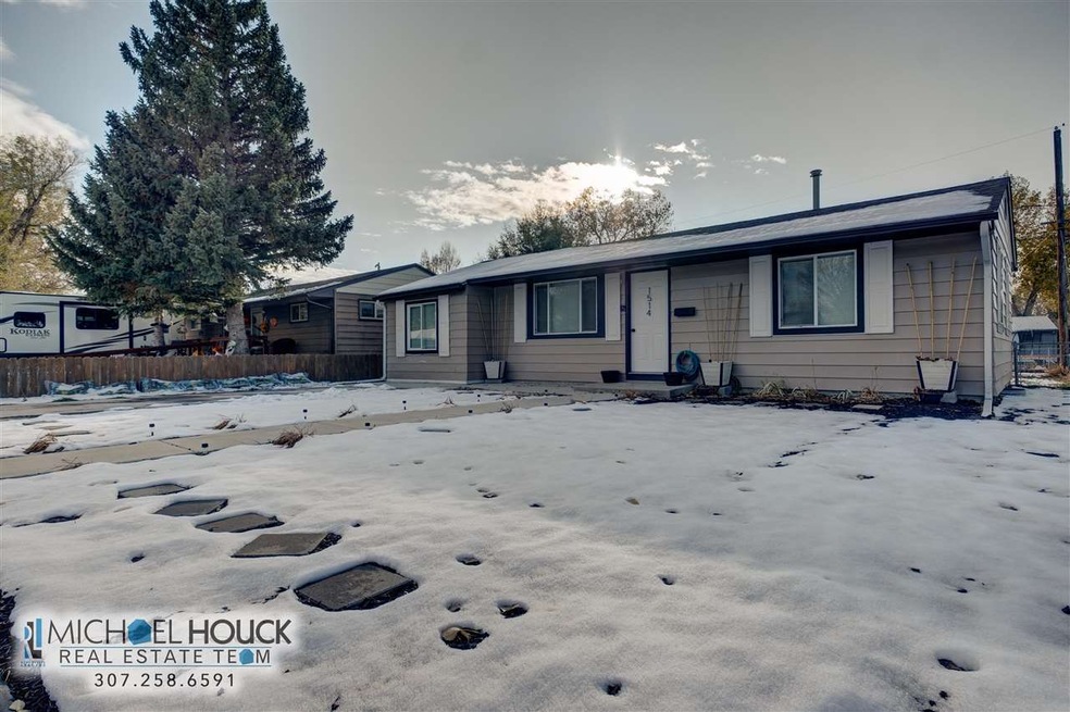 1514 Sheridan Dr, Casper, WY 82604 - photo 1