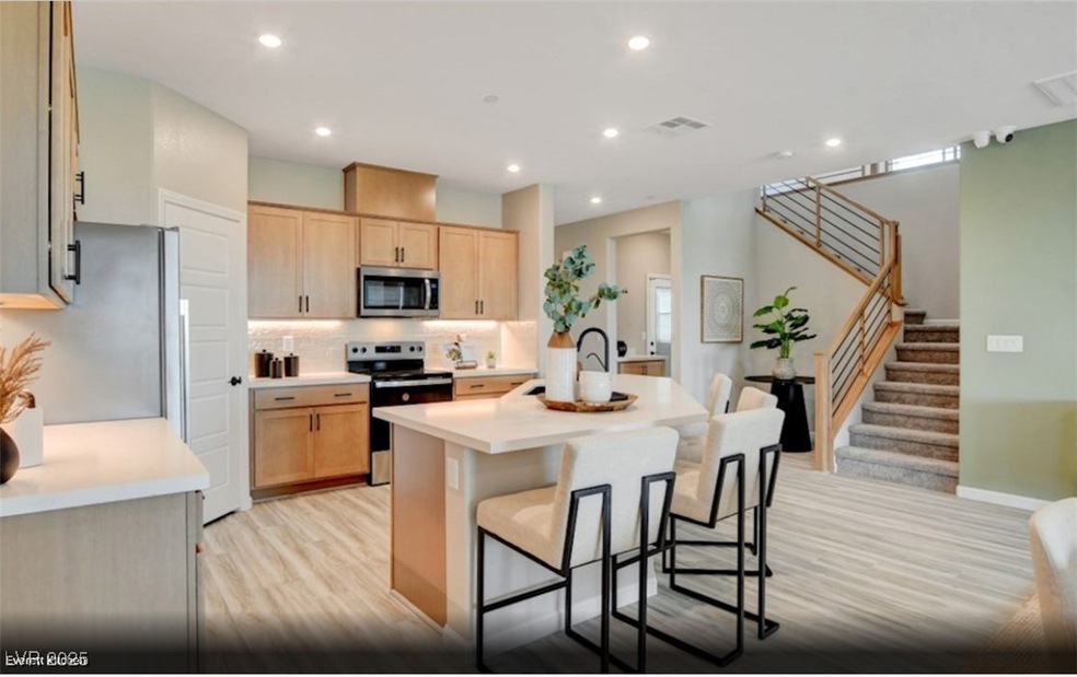Everett - MODEL HOME PHOTO