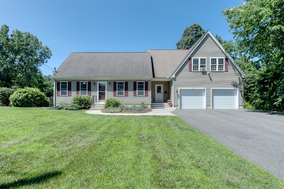 42 Mechanic St, Palmer, MA 01069 - photo 1