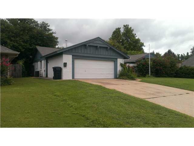 11900 Camelot Dr, Oklahoma City, OK 73120 - photo 1