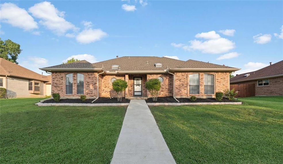 205 Douglas Dr, Wylie, TX 75098 - photo 1