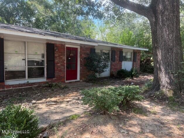 5727 Orchardview Dr, Jackson, MS 39211 - photo 1