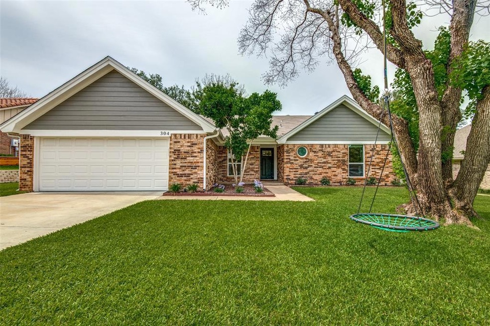 304 Norfolk Ct, Bedford, TX 76021 - photo 1