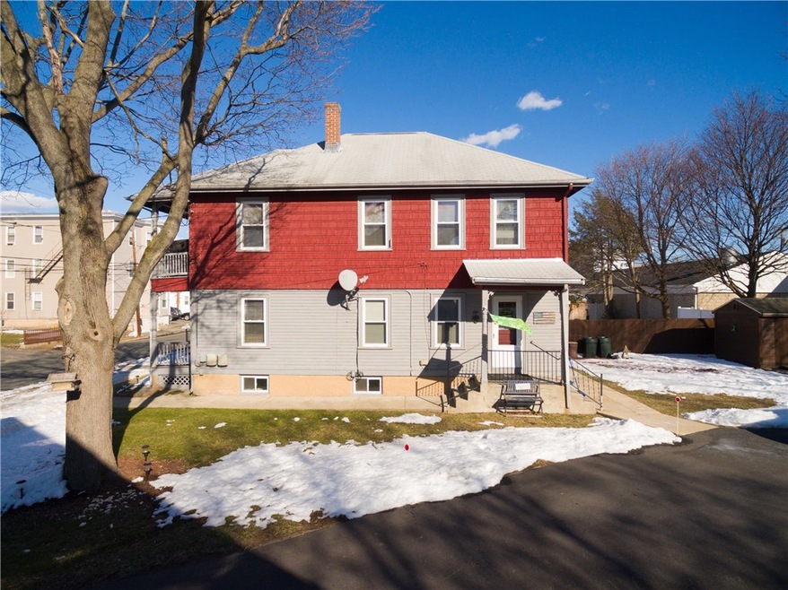 169 Columbine Ave, Pawtucket, RI 02861 - photo 1