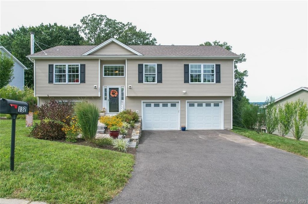132 Shadybrook Ln, Waterbury, CT 06706 - photo 1