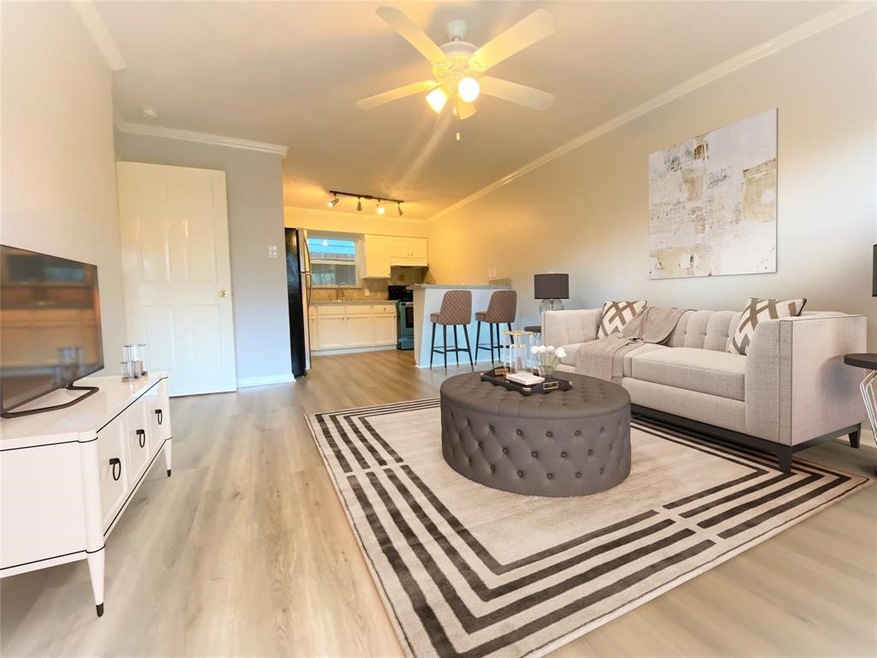 911 Byrne St unit 3, Houston, TX 77009 - photo 1