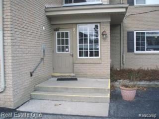 1ST FLOOR CONDO CLOSE TO OU & I-75.