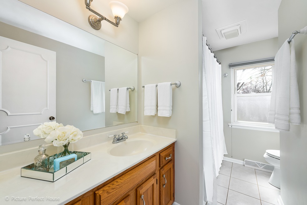 1205 Sandpiper Ln, Naperville, IL 60540 - photo 1