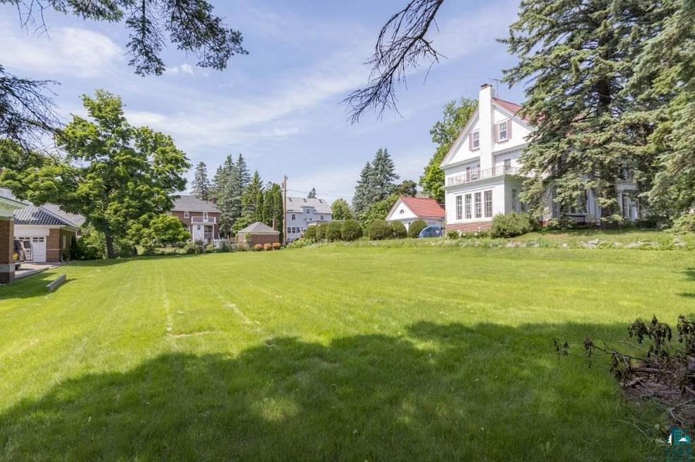 xxxx E 2nd St, Duluth, MN 55812 - photo 1