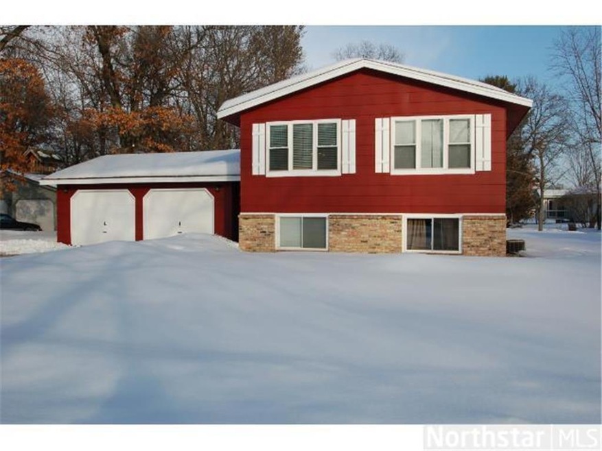 Welcome to 812 Oak Circle!  Newly updated interior