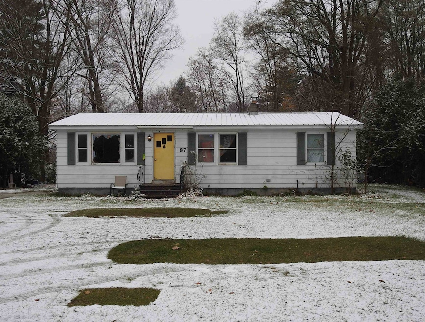 87 Spring St, Swanton, VT 05488 - photo 1