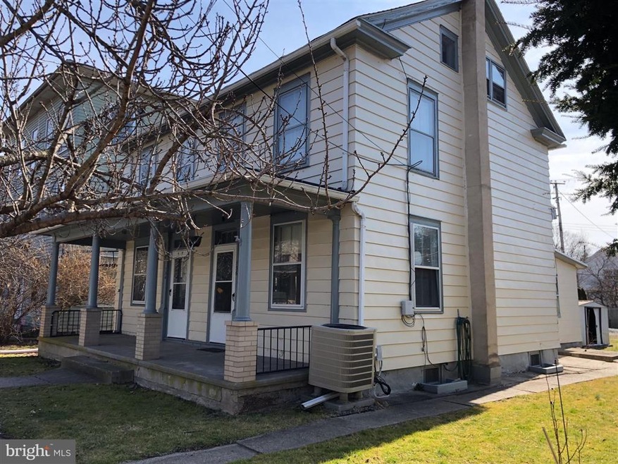 136 Delaware Rd, Riegelsville, PA 18077 - photo 1