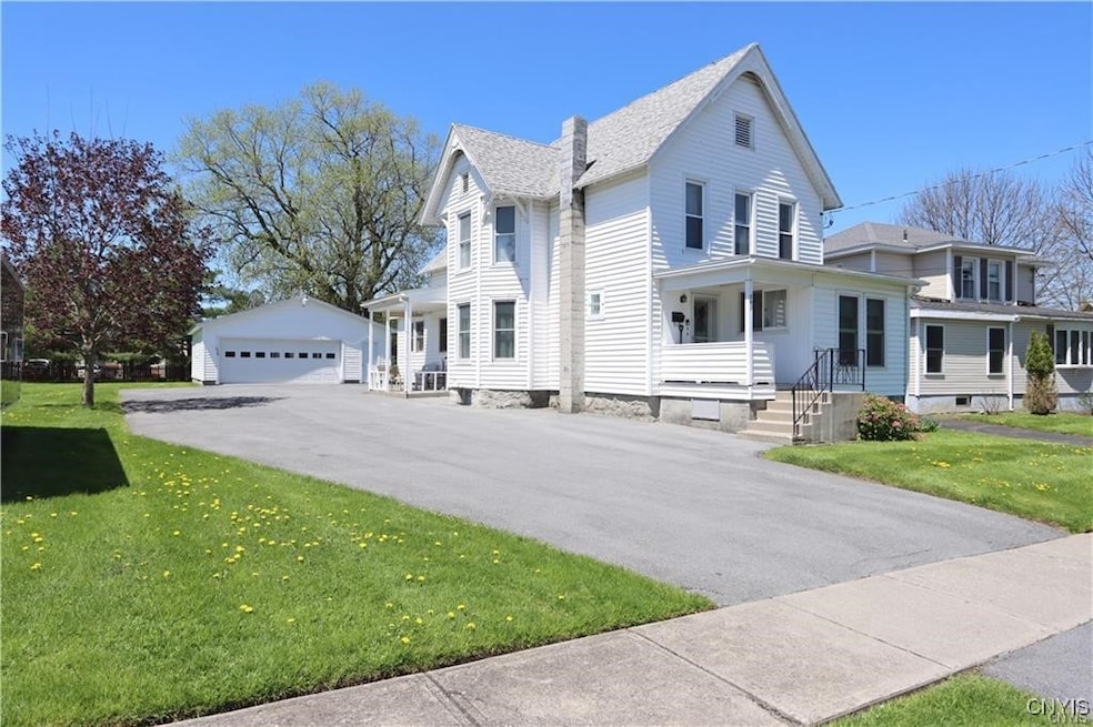 For Rent $1,300/month • Co-Listing Agent