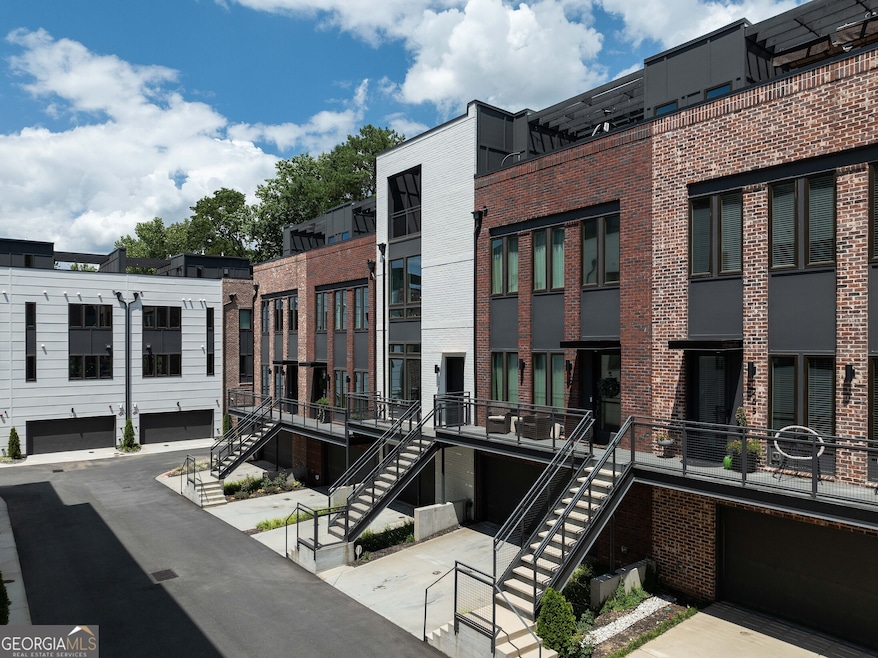 1261 Chelsea Cir NW, Atlanta, GA 30318 - photo 1