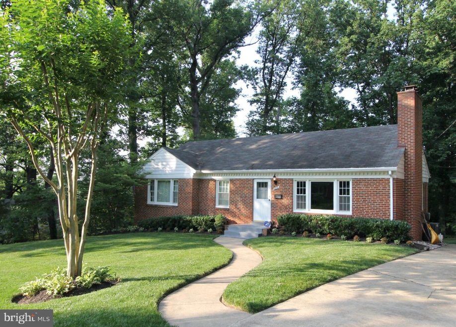 2235 Highland Ave, Falls Church, VA 22046 - photo 1