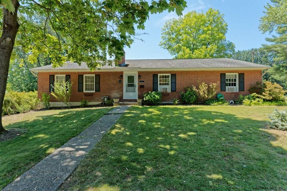 6 Anderson Ave, Castleton On Hudson, NY 12033 - photo 1