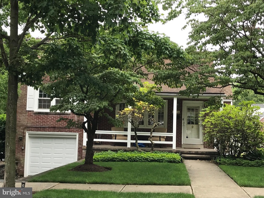 704 N Waverly St, Reading, PA 19607 - photo 1