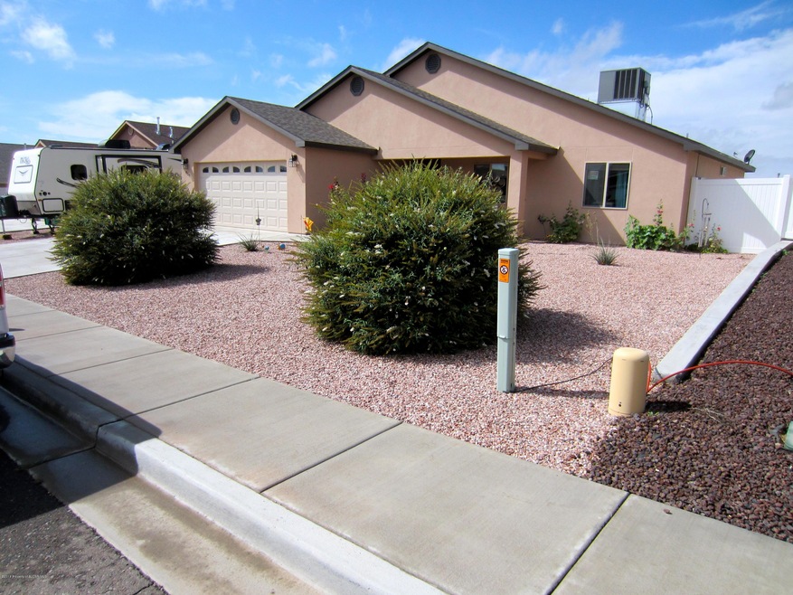 809 Monarch St, Farmington, NM 87401 - photo 1